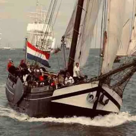 Amazing Private Luxury Boat 암스테르담